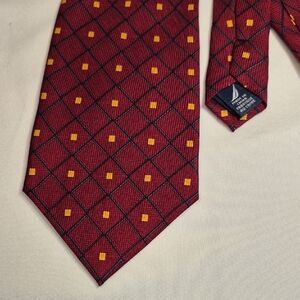 Nautica Vintage 100% Silk Necktie Red Gold Geometric RN19388 CA #29707